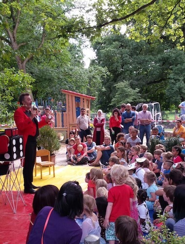 Zino Kinderzauberer Hannover bei seiner Zaubershow