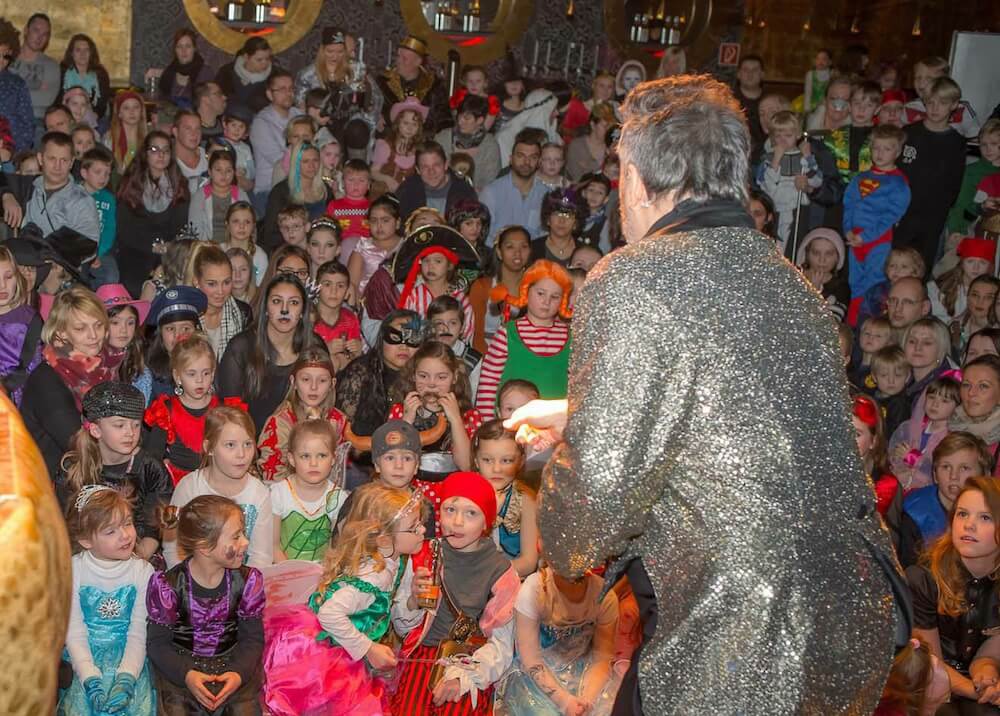 Kinderfasching mit Zauberer ZINO als Unterhaltungsprogramm