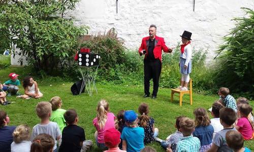 Ein Kindergartenfest mit Zauberer ZINO